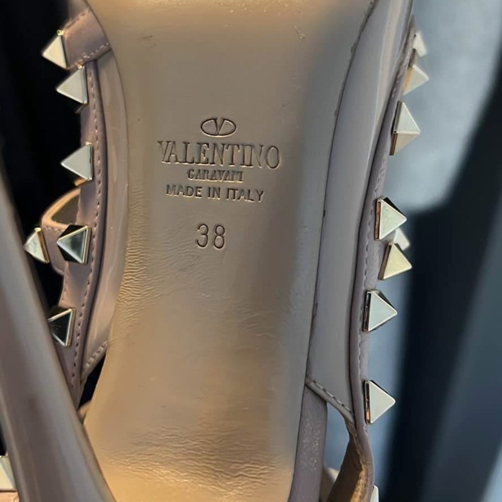 AUTH Valentino Patent Rockstud Caged Pump 100mm Blush Studded Heels - Picture 2 of 6
